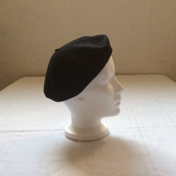 Vintage mid century Kangol black felt beret, perfect condition - Picture 2 of 4